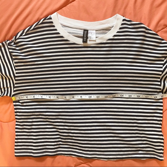 H&M cropped tee - Picture 6 of 8
